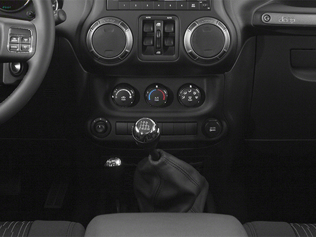 2014 Jeep Wrangler Unlimited Freedom photo 3