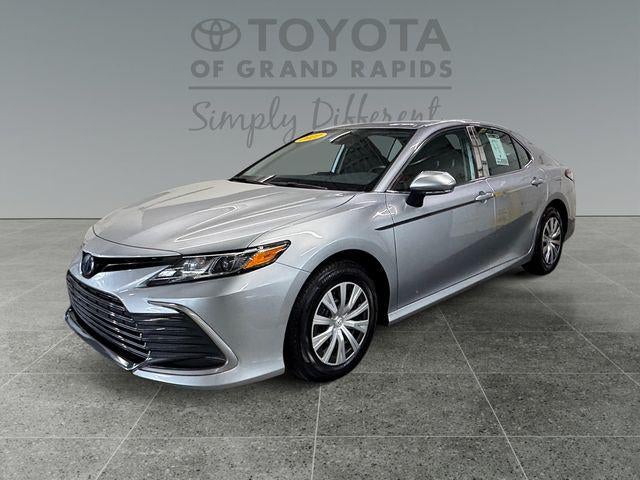 2022 Toyota Camry Hybrid LE