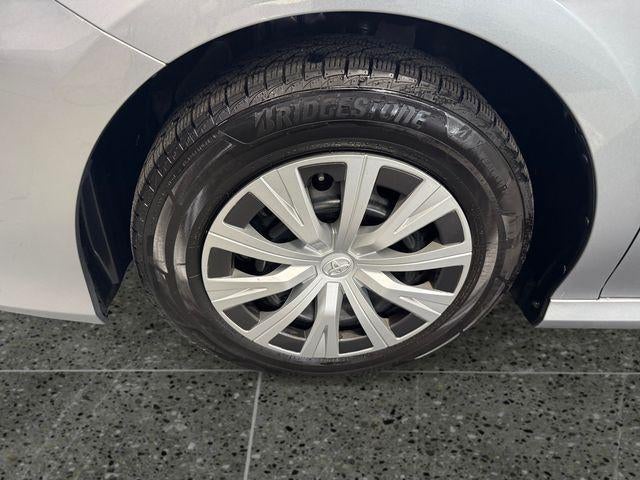 2022 Toyota Camry Hybrid LE