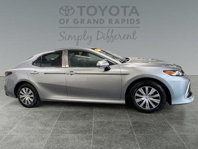 2022 Toyota Camry Hybrid LE
