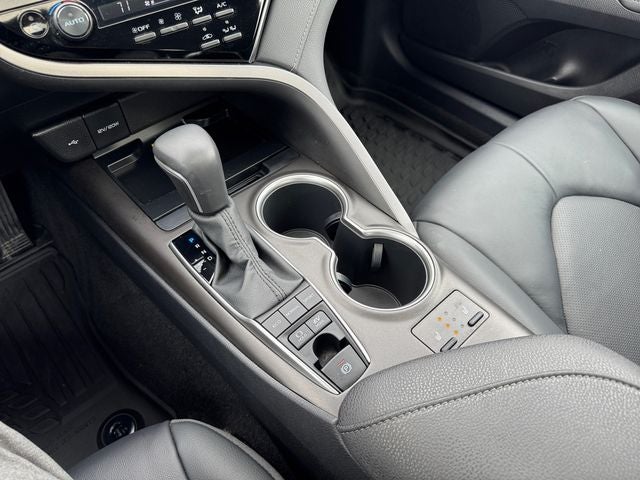 2022 Toyota Camry Hybrid XLE