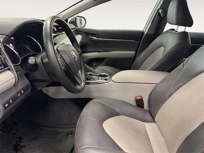 2020 Toyota Camry Hybrid XLE