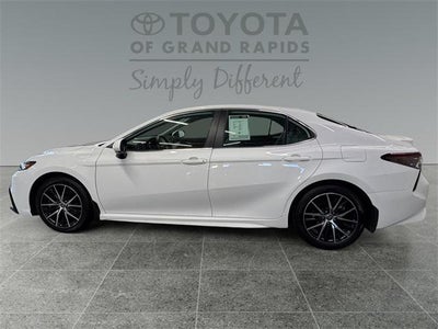 2023 Toyota Camry Hybrid SE