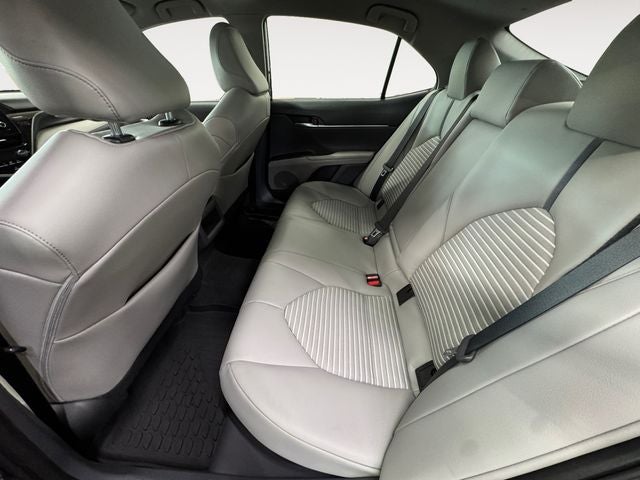 2022 Toyota Camry Hybrid SE