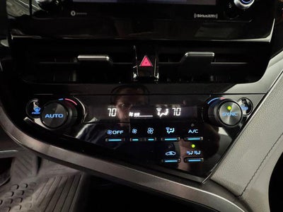 2022 Toyota Camry Hybrid SE