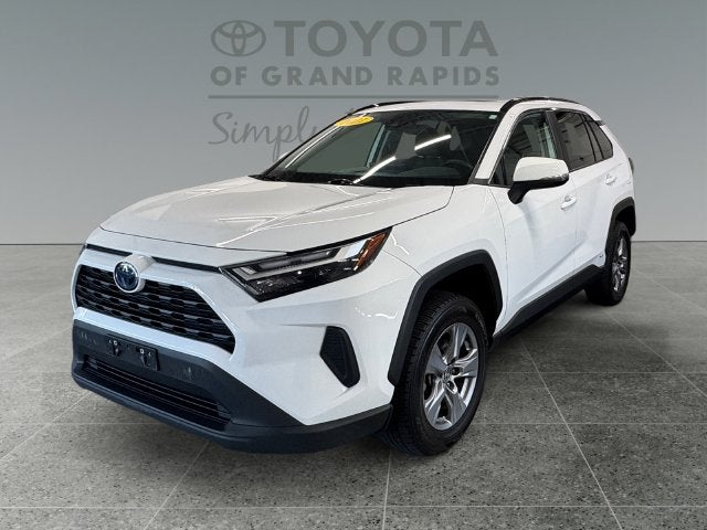 2022 Toyota RAV4 Hybrid XLE