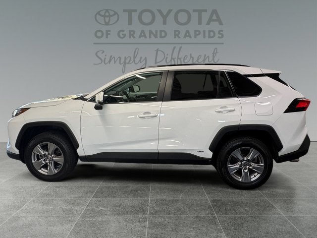 2022 Toyota RAV4 Hybrid XLE