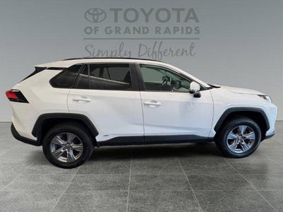 2022 Toyota RAV4 Hybrid XLE