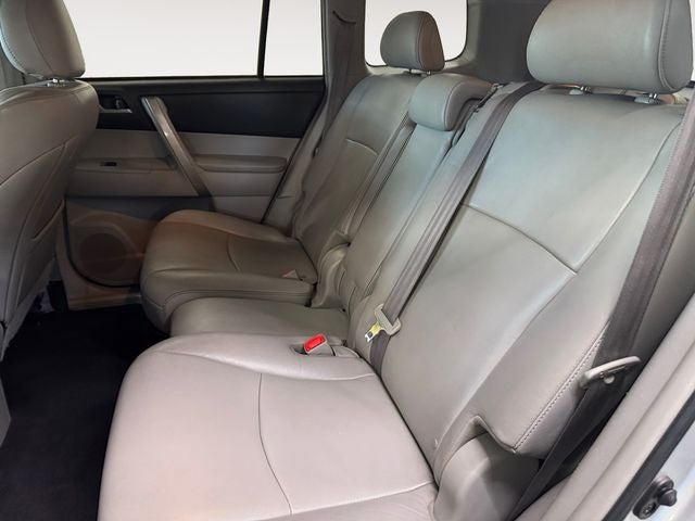 2013 Toyota Highlander SE