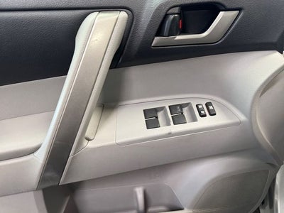 2013 Toyota Highlander SE