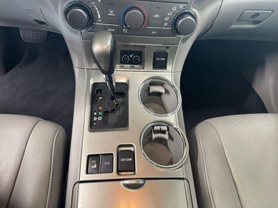 2013 Toyota Highlander SE