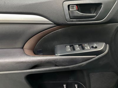 2016 Toyota Highlander LE Plus V6