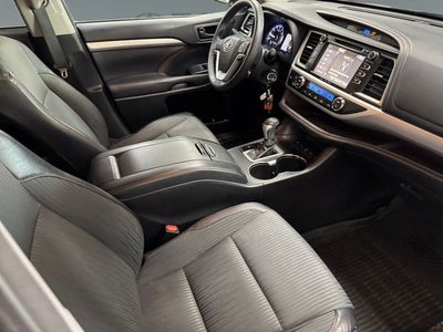 2016 Toyota Highlander LE Plus V6