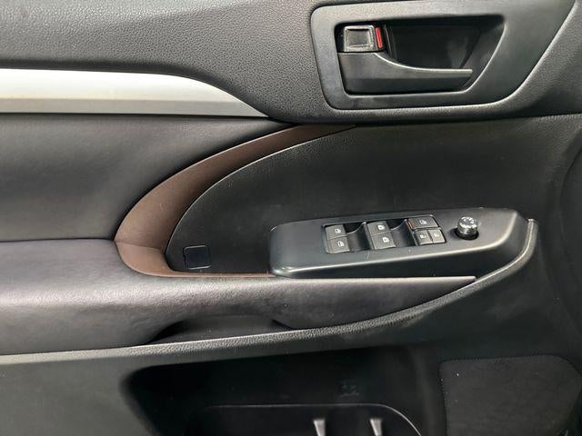 2016 Toyota Highlander LE Plus V6