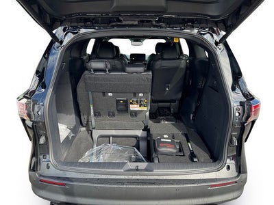 2026 Toyota Sienna Woodland Edition 7 Passenger