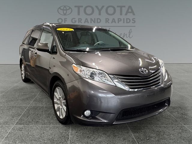 2013 Toyota Sienna XLE 7 Passenger
