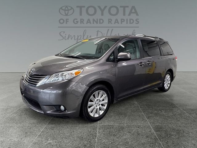 2013 Toyota Sienna XLE 7 Passenger