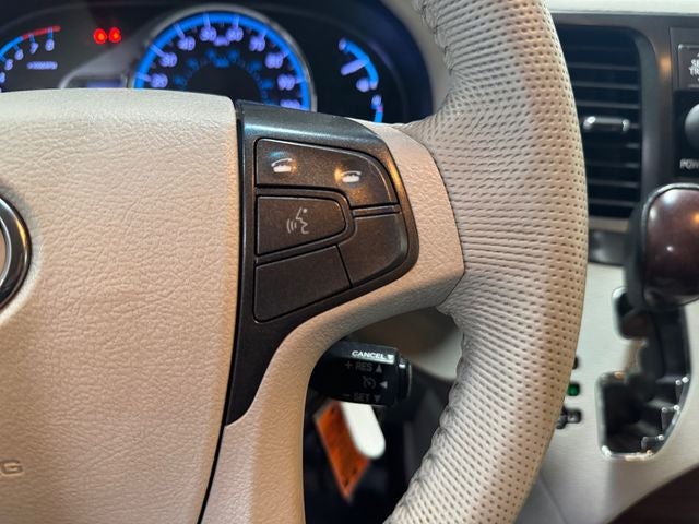 2013 Toyota Sienna XLE 7 Passenger