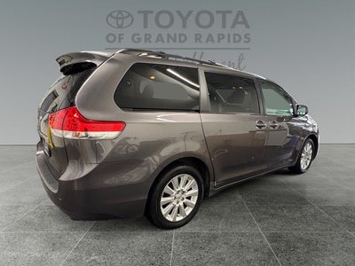 2013 Toyota Sienna XLE 7 Passenger