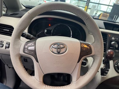 2013 Toyota Sienna XLE 7 Passenger