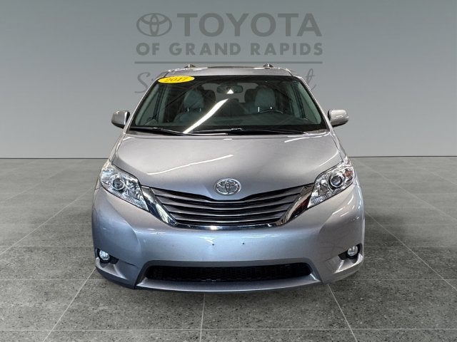 2017 Toyota Sienna XLE 7 Passenger