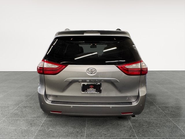 2017 Toyota Sienna XLE 7 Passenger