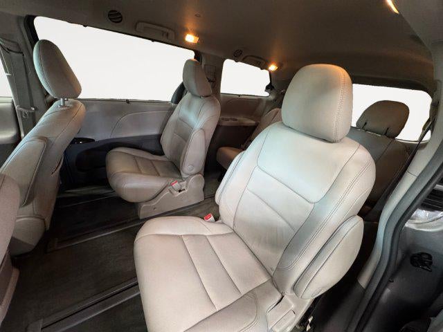 2017 Toyota Sienna XLE 7 Passenger
