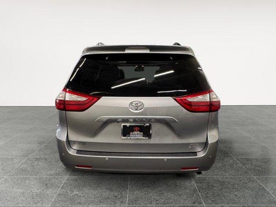 2017 Toyota Sienna XLE 7 Passenger