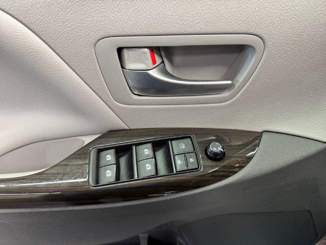 2017 Toyota Sienna XLE 7 Passenger