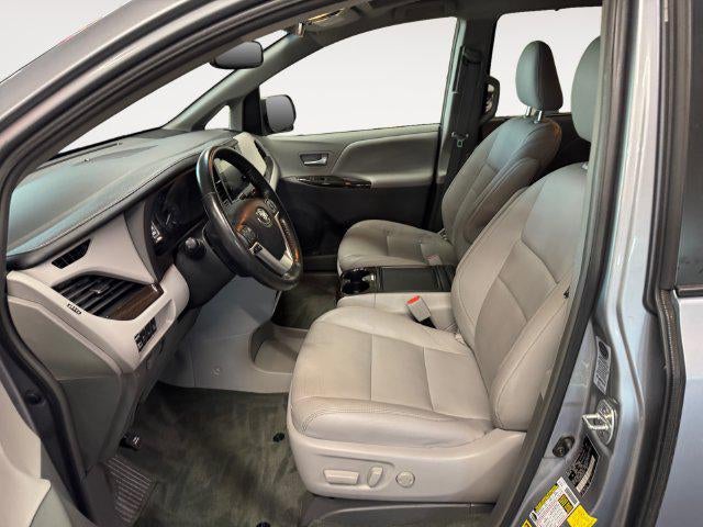 2017 Toyota Sienna XLE 7 Passenger