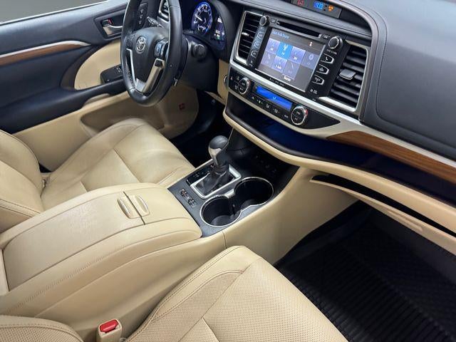 2019 Toyota Highlander Limited Platinum