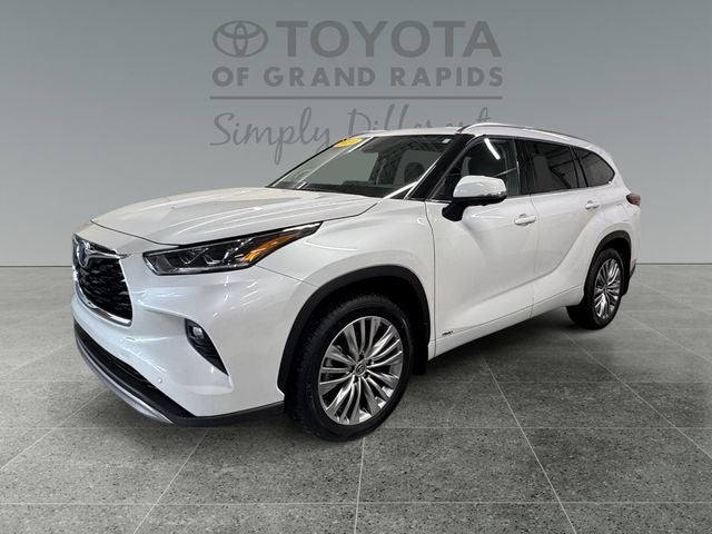 2024 Toyota Highlander Hybrid Platinum