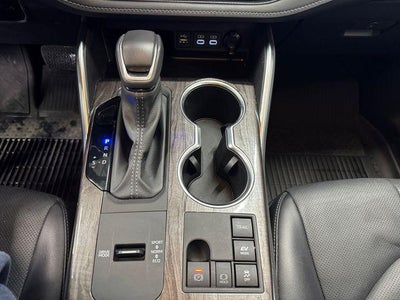 2024 Toyota Highlander Hybrid Platinum