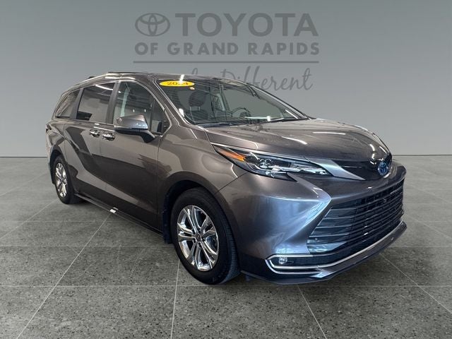 2024 Toyota Sienna Platinum 7 Passenger