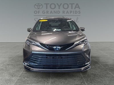 2024 Toyota Sienna Platinum 7 Passenger