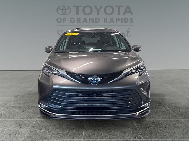 2024 Toyota Sienna Platinum 7 Passenger
