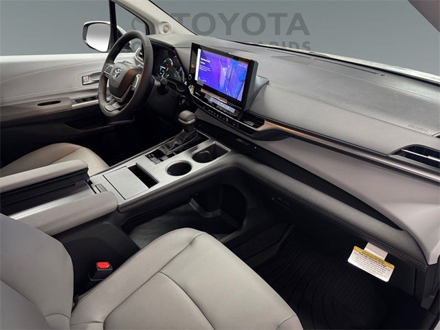 2025 Toyota Sienna XLE 7 Passenger