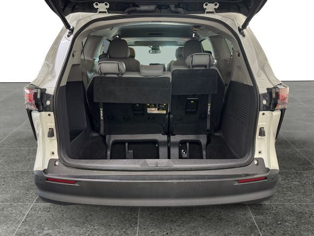 2021 Toyota Sienna XLE 7 Passenger