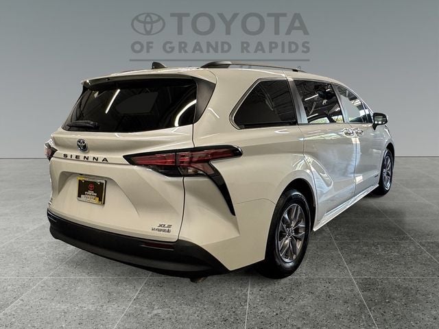 2021 Toyota Sienna XLE 7 Passenger