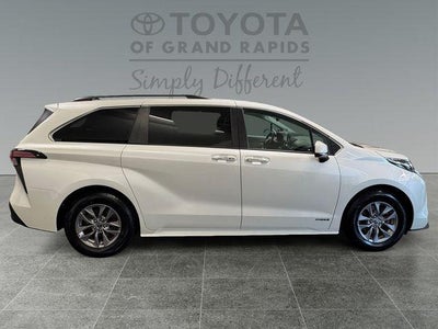 2021 Toyota Sienna XLE 7 Passenger