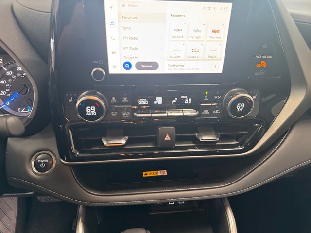 2024 Toyota Highlander Hybrid XLE
