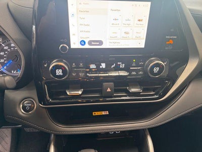 2024 Toyota Highlander Hybrid XLE