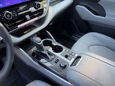 2026 Toyota Highlander Platinum