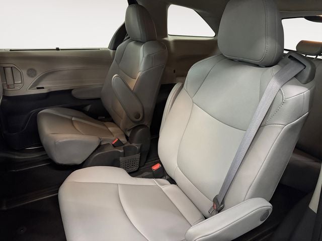2022 Toyota Sienna XLE 7 Passenger