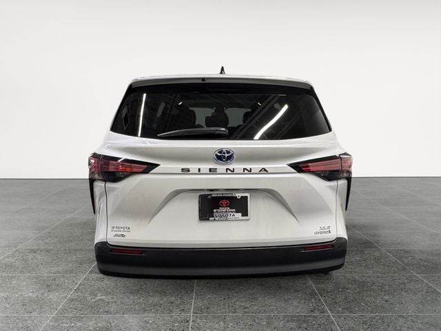 2022 Toyota Sienna XLE 7 Passenger