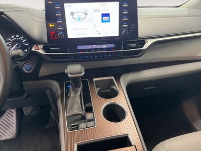 2022 Toyota Sienna XLE 7 Passenger