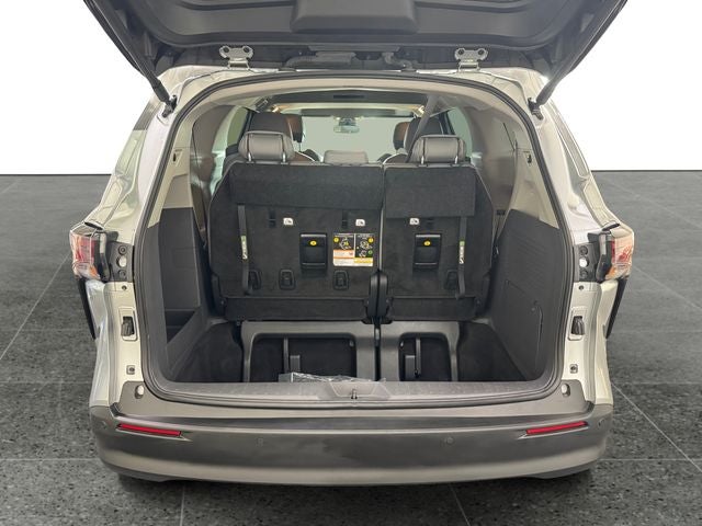 2023 Toyota Sienna XLE 7 Passenger