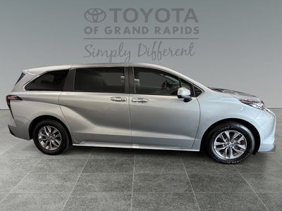 2023 Toyota Sienna XLE 7 Passenger