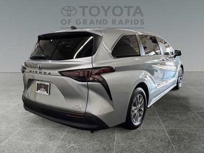 2023 Toyota Sienna XLE 7 Passenger