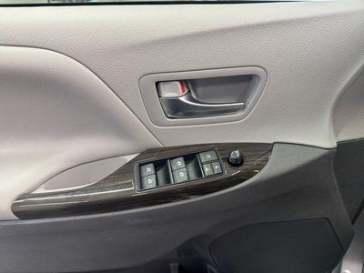 2019 Toyota Sienna XLE 8 Passenger